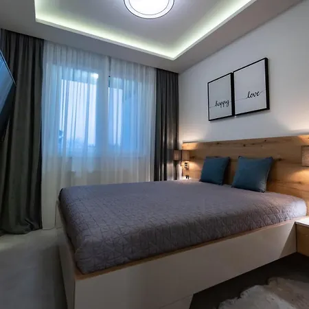 Family Apartment *