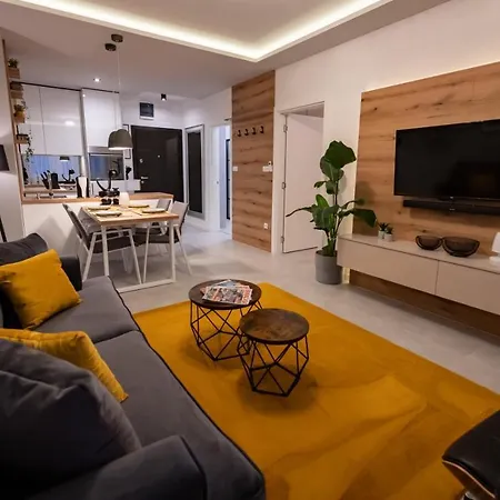 Family Apartment *