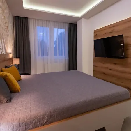 Family Apartment *